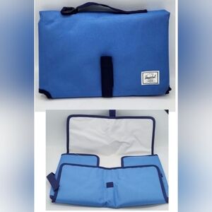 HERSHEL SUPPLY COMPANY Sprout Change Mat In Blue And Navy